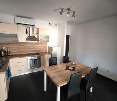 Pirovac Apartamento | Apartments Lino