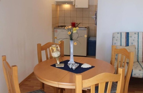 Lozica Apartamento | Apartments Lozica - Comfort Studio Apartment with Terrace and Sea View