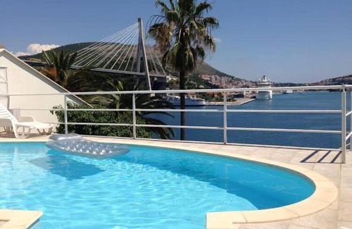 Lozica Apartamento | Apartments Lozica - Comfort Studio Apartment with Terrace and Sea View