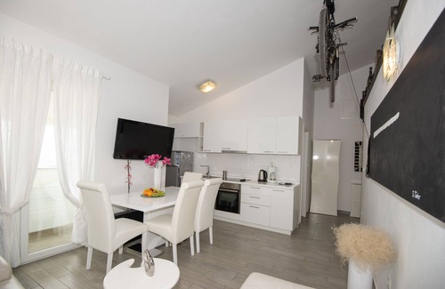 Salatic Apartamento | Apartments Mali Nono