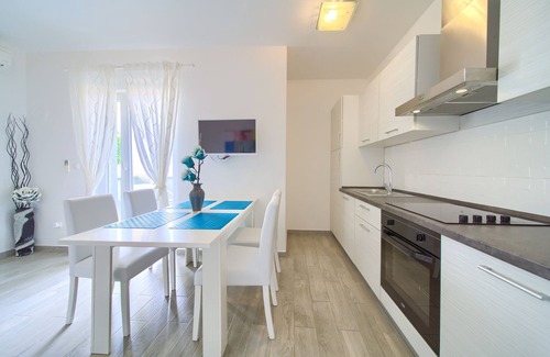 Salatic Apartamento | Apartments Mali Nono