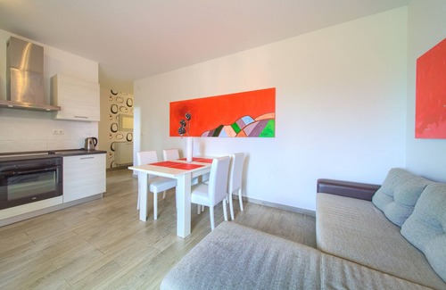Salatic Apartamento | Apartments Mali Nono