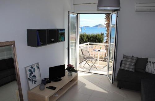 Porto Rafti Apartamento | Apartments MARE BLU by the sea.
