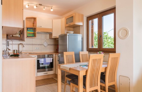 Klimno Apartamento | Apartments Marjanca, (16181), Klimno, Croatia