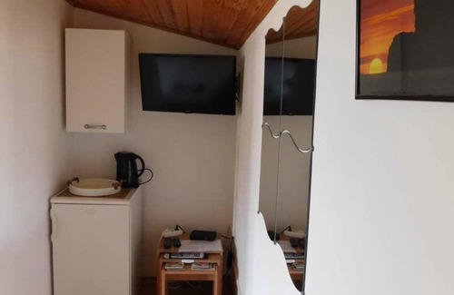 Cove Tri Zala (Zrnovo) Apartamento | Apartments Neno