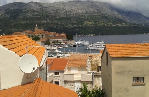 Cove Tri Zala (Zrnovo) Apartamento | Apartments Neno