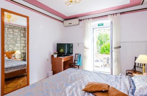 Gornji Kono Apartamento | Apartments Nicol - One-Bedroom Apartment with Terrace