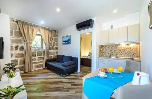 Cavtat Old Town Apartamento | Apartments None & Nono