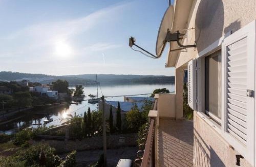 Necujam Apartamento | Apartments Petra - 50 m from pebble beach