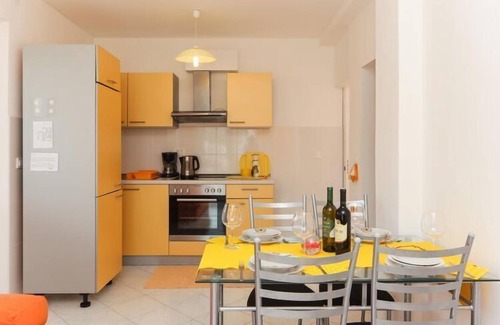Babin Kuk Apartamento | Apartments Pojko - One-Bedroom Apartment with Terrace (Yellow)