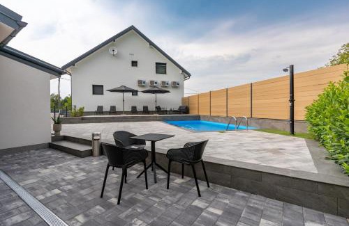 Slunj Casa | Apartments & Room Forest