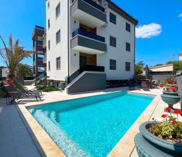 Sisan Apartamento | Apartments Sara II