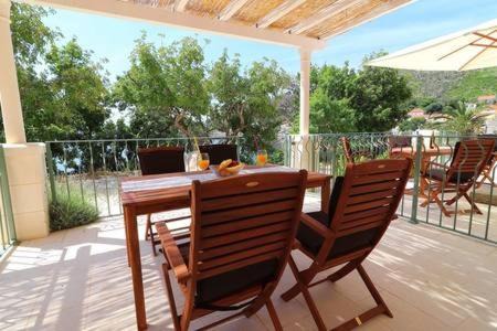 Trstenik Apartamento | Apartments Seafront Silence