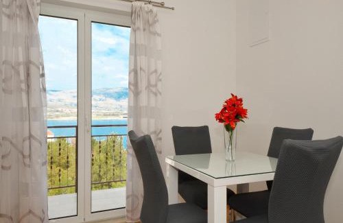 Arbanija Apartamento | Apartments Uljevic-close to the beach