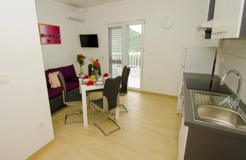 Orebic Apartamento | Apartamentos Vesela - Apartamento de un dormitorio con balcón y vistas al mar