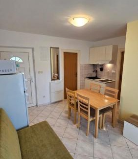 Vinisce Apartamento | Apartments Villa Brudi