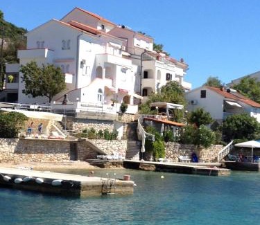 Rab Town Apartamento | Apartments Villa Emilija
