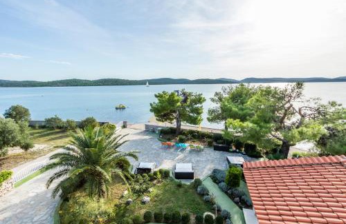 Pirovac Apartamento | Apartments Villa Punta Royal