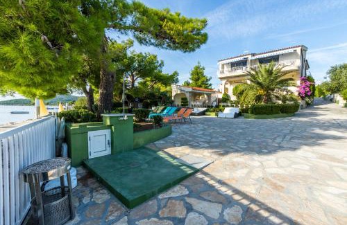 Pirovac Apartamento | Apartments Villa Punta Royal