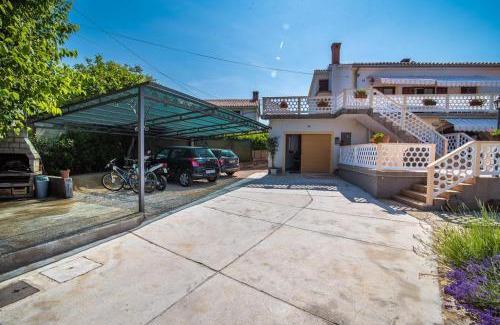Barusici Apartamento | Apartments with a parking space Malinska (Krk) - 13219
