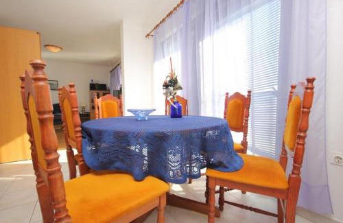Cove Rogacic Apartamento | Apartments with a parking space Vis - 8883