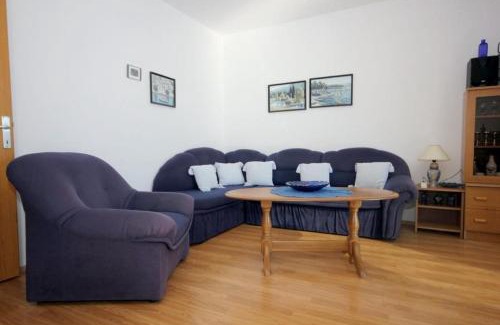 Cove Rogacic Apartamento | Apartments with a parking space Vis - 8883