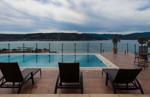 Theologos Apartamento | Apartamentos con confort e increíbles vistas al mar.