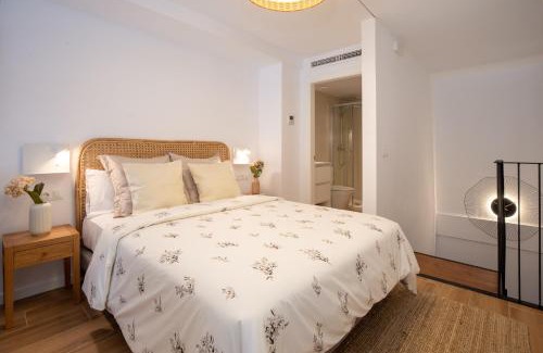 Penya-roja Apartamento | ApartUP Opera Loft Love