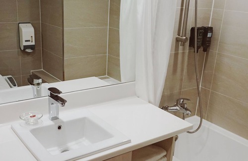 Zhongzheng Hotel | APause Inn