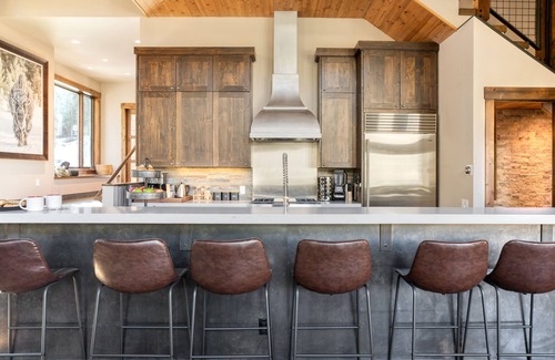 Mountain Village Cabina | Apex by AvantStay | Cozy Expansive Mountain Home | Close to the Slopes!
