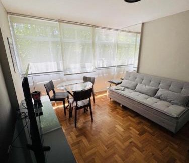 Leblon Apartamento | Apezinho 5 minutes from Leblon beach