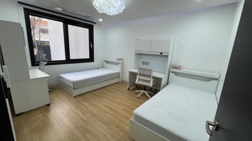 Andeok Casa | Apgujeong Homestay - Female only