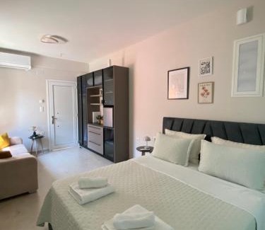 Mesolongi Apartamento | Aphrodite Residence by Elysium Collection