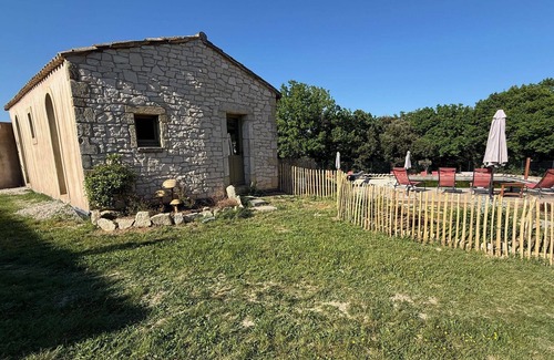 Saint-Mathieu-de-Treviers Otro | Apiana guest house with exceptional 25 m swimming pool, relaxation pool and spa.