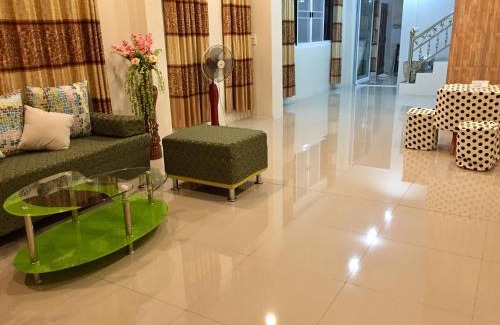Ban Du Casa | Apinsaya House