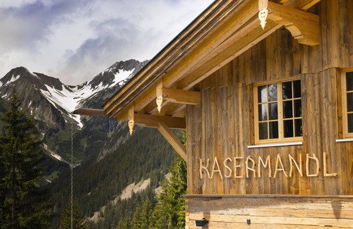Elbigenalp Apartamento | Apartamento de montaña de estilo Aplin Oui con una vista fantástica de las montañas y el valle de Lech