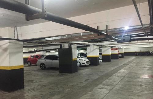 Pitangueiras Apartamento | ApMar 15a até 8 pessoas - Pitangueiras Guarujá - 2 minutos da praia - 2 quartos e 1 suíte com Ar Condicionado - 1 Vaga Garagem 24h - Próximo de mercados, bares, restaurantes
