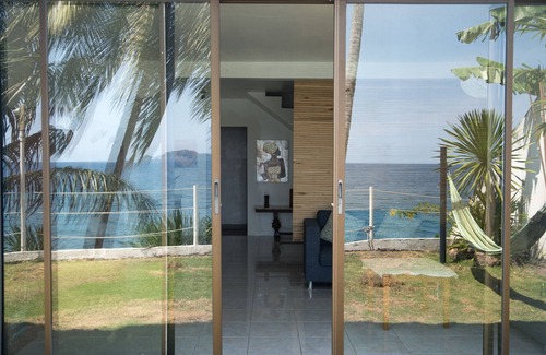 Zamboanguita Casa | Apoview Beachhouse. Playa, belleza, dicha