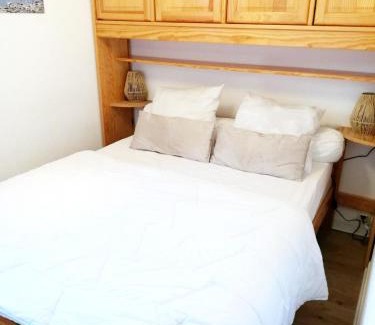 Barcelonnette Apartamento | app 2ch au calme Barcelonnette vue montagne
