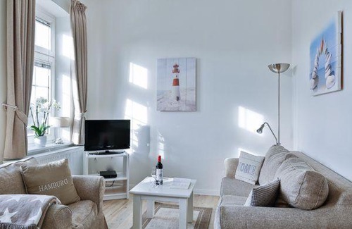 Wenningstedt-Braderup Apartamento | App-6-mit-Suedbalkon-in-strandnaher-Lage-Baederstil-Villa-in-Wenningstedt-Sylt
