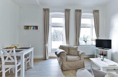 Wenningstedt-Braderup Apartamento | App-6-mit-Suedbalkon-in-strandnaher-Lage-Baederstil-Villa-in-Wenningstedt-Sylt