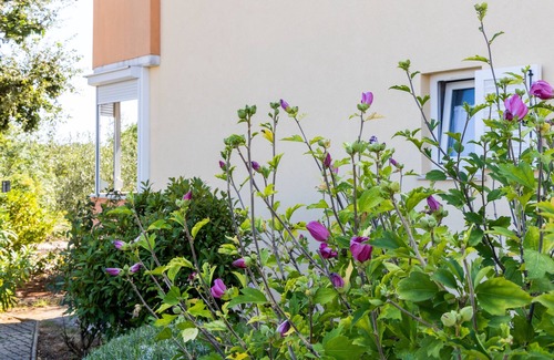 Fiorini Apartamento | APP ELLY - 2 min from the beach!
