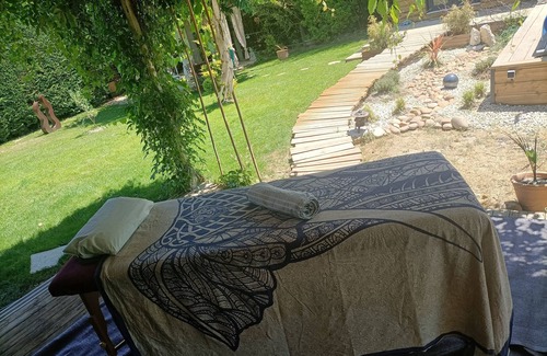 Saint-Saturnin-les-Avignon Apartamento | Appartement Cosy Spa Provence Massages et Soins du Corps