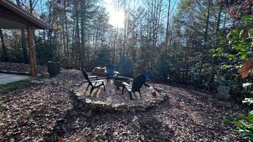 Murphy Casa | Appalachian Mountain Cabin-Updated-Private-Rafting on Ocoee River-Hiking-Waterfalls-WiFi-Pets OK