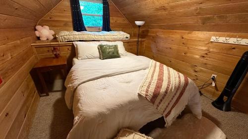 Murphy Casa | Appalachian Mountain Cabin-Updated-Private-Rafting on Ocoee River-Hiking-Waterfalls-WiFi-Pets OK