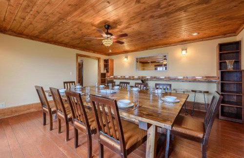 Boone Casa | Appalachian Mountain Lodge