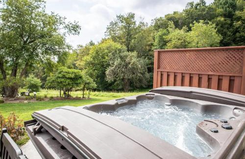 Boone Casa | Appalachian Mountain Lodge