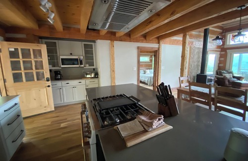 Barnardsville Cabina | Appalachian Rainforest Oasis- breathtaking views surrounded by National Forest