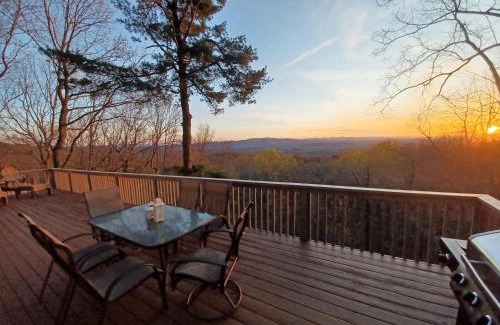 Big Canoe Casa | Appalachian Sky - Scenic Mountain View Cabin in Big Canoe