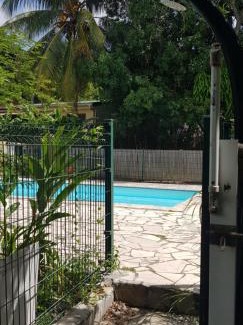 Trois-Ilets Apartamento | Appart 50m2 climatisé avec piscine - plage Anse à l'Ane